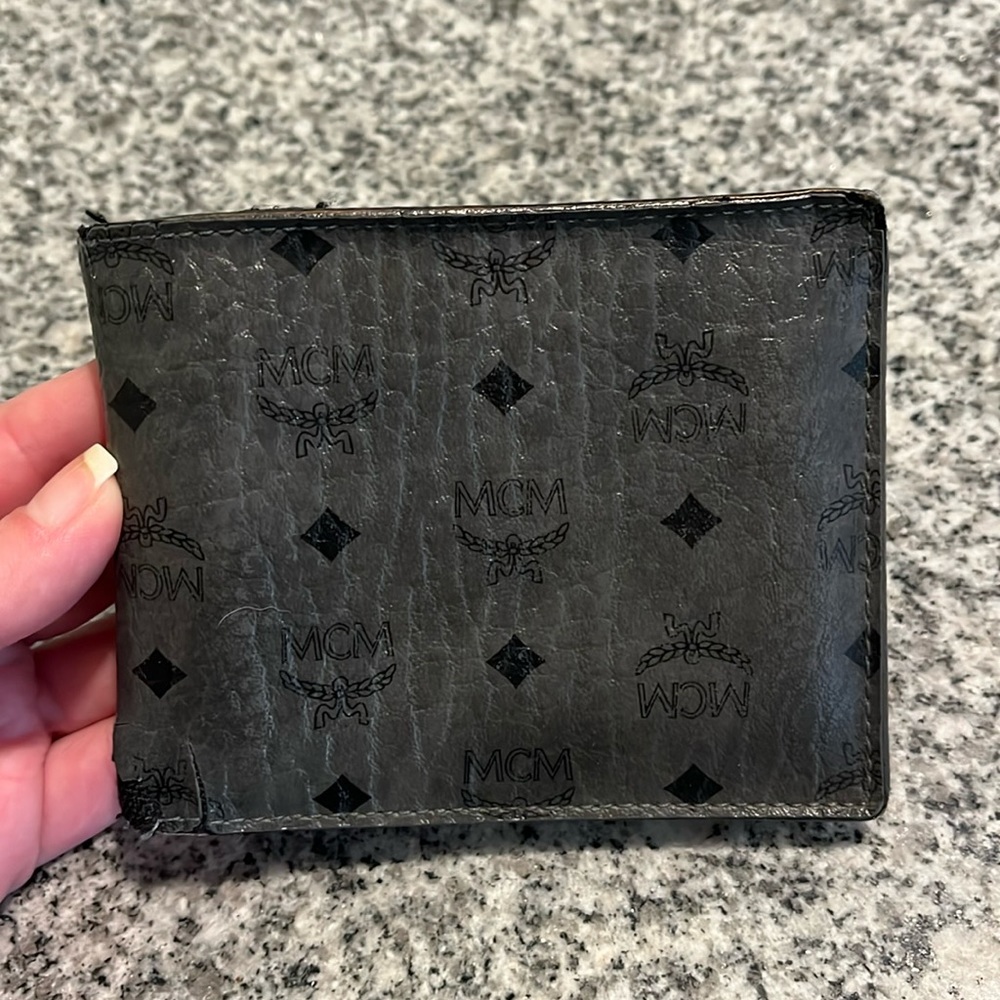 Used MCM Bifold Wallet 💯 authentic